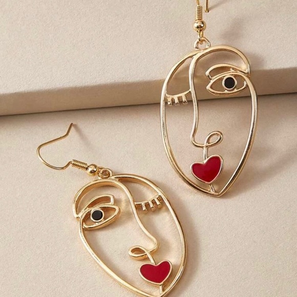 3/$30 💛 Abstract Face Earrings - Picture 3 of 3